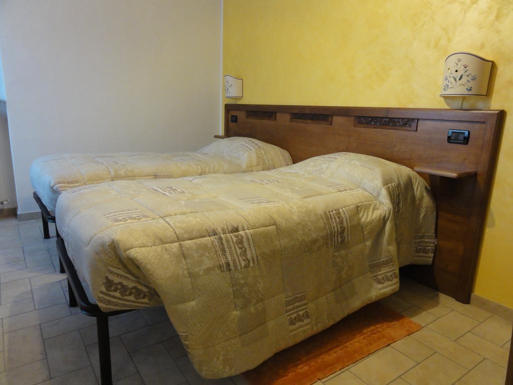 Ristorante Buasca Hotel Cuorgnè Eksteriør billede