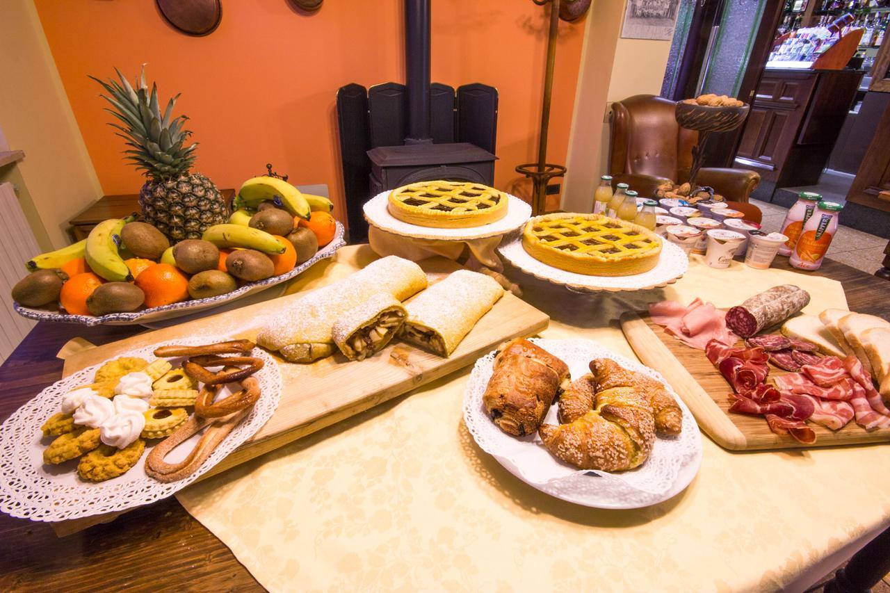 Ristorante Buasca Hotel Cuorgnè Eksteriør billede